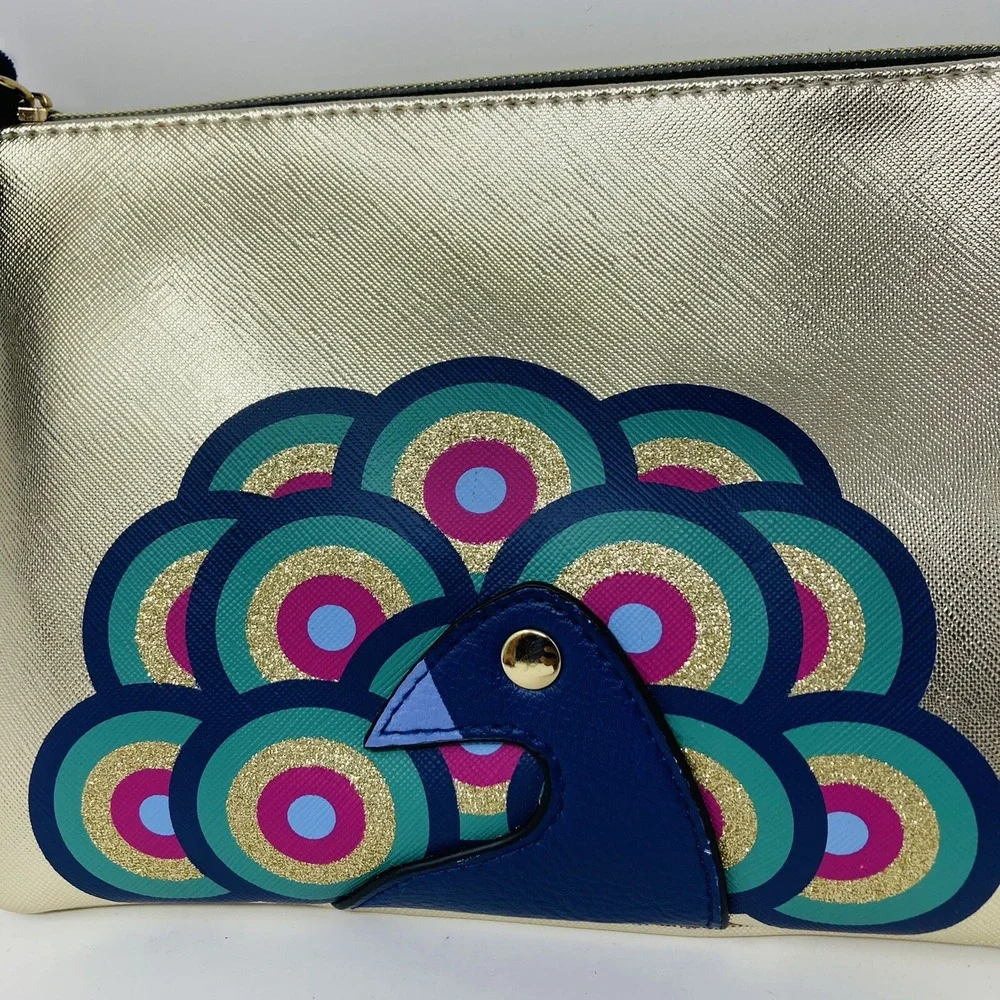 N/A peacock clutch